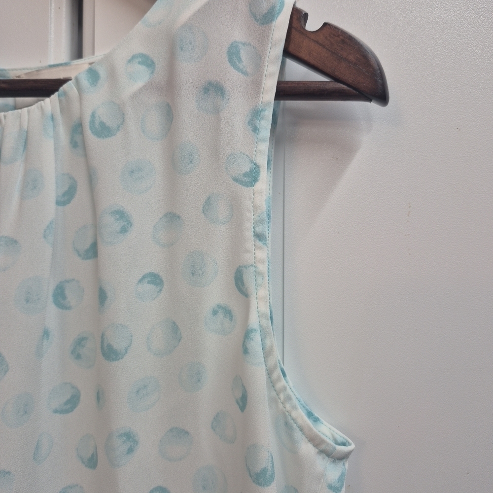LOFT Sleeveless Blouse Round Neckline w/Pleated Detail Blue Polka Dot Pattern, S - Picture 2 of 7